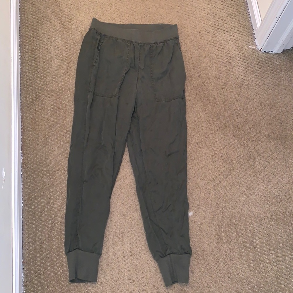 Lou & Grey army green joggers